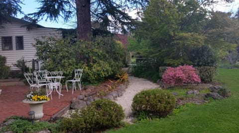 Property building, Facade/entrance, Garden