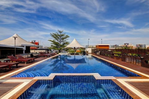 Swimming pool