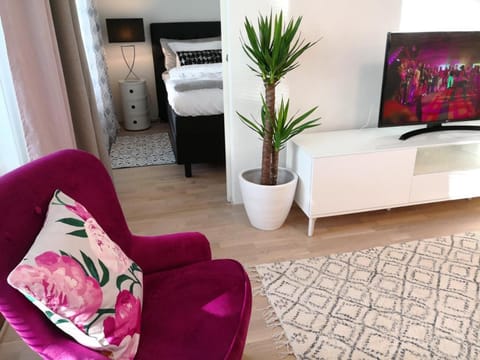 Living room, Photo of the whole room