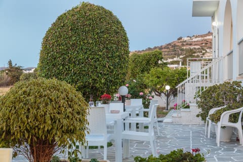 John's Rooms & Studios Apartment in Paros