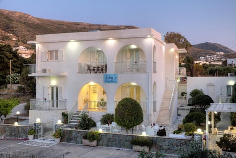 John's Rooms & Studios Apartment in Paros