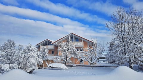 Property building, Day, Winter, Location