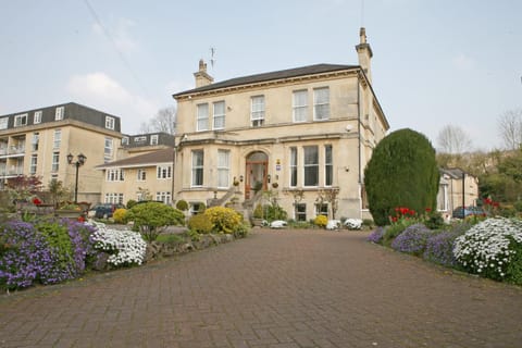 Property building, Spring, Garden