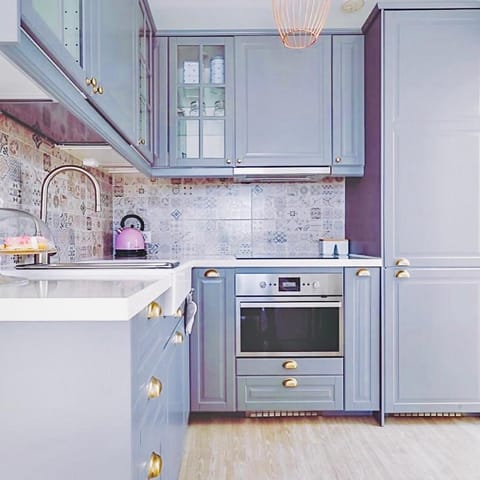 Kitchen or kitchenette, oven, stove