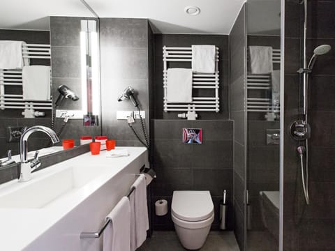 Bathroom, Photo of the whole room