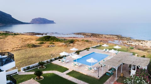 Bird's eye view, Pool view