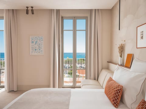 Photo of the whole room, Bedroom, Sea view