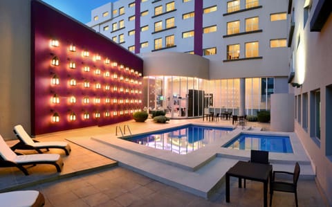 Swimming pool, Swimming pool
