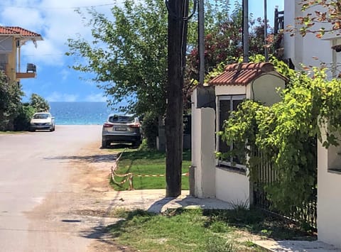 Neighbourhood, Beach