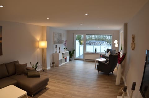 BBQ facilities, TV and multimedia, Balcony/Terrace, Living room, Seating area