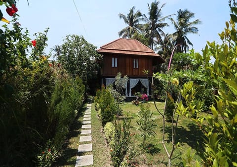 Property building, Facade/entrance, Garden view