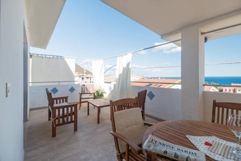 Balcony/Terrace, City view, Sea view, Street view