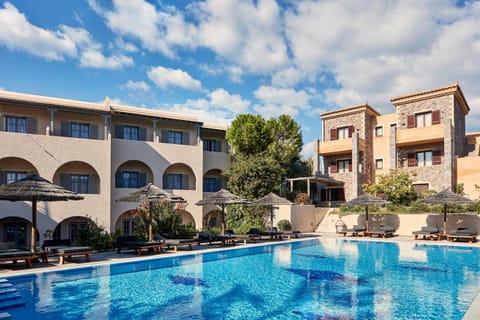 Property building, Swimming pool, Swimming pool