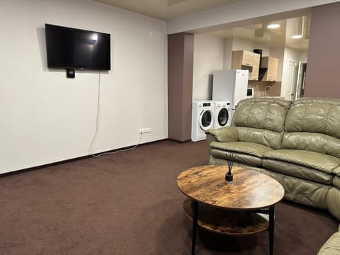 Communal lounge/ TV room, TV and multimedia, Seating area