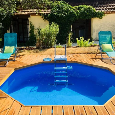 Day, Pool view, Swimming pool, sunbed