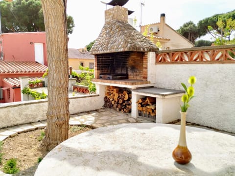 Patio, BBQ facilities
