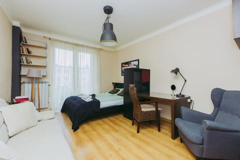 Bed, Living room, Seating area, Bedroom
