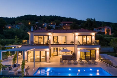 Property building, Pool view, Swimming pool
