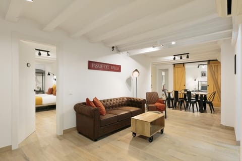 TV and multimedia, Living room, internet, air conditioner