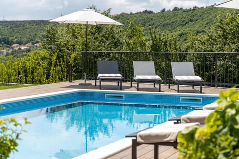 Spring, Natural landscape, Garden, Garden view, Mountain view, Pool view, Swimming pool, sunbed