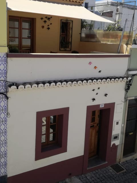 Facade/entrance, Property logo or sign, Balcony/Terrace