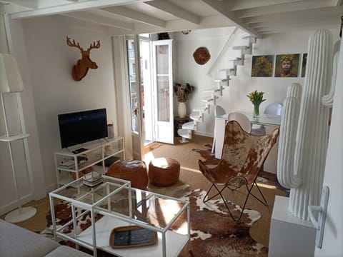 Communal lounge/ TV room