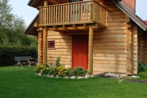 Domy z bali Debina Nature lodge in Pomeranian Voivodeship