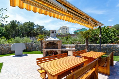 BBQ facilities, Garden, Balcony/Terrace
