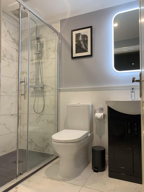 Shower, Toilet, Property building, Bathroom, On site