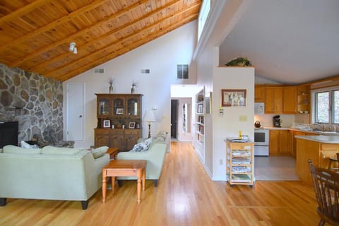 Home at Last - Gather here! Chalet in Shenandoah Valley