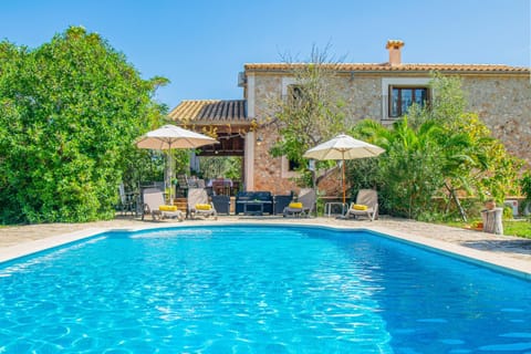 Property building, Patio, Spring, Day, Garden, Garden view, Pool view, Swimming pool, sunbed