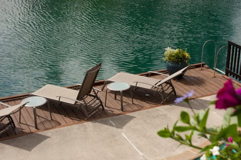 Area and facilities, Swimming pool, Swimming pool