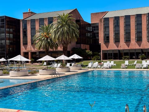 Day, Swimming pool
