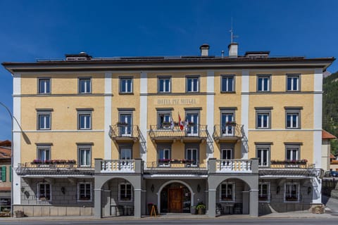 Property building, Day