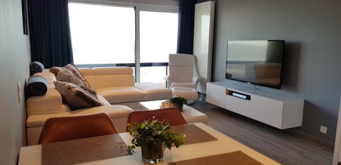 Coffee/tea facilities, Balcony/Terrace, Living room, Dining area, Sea view