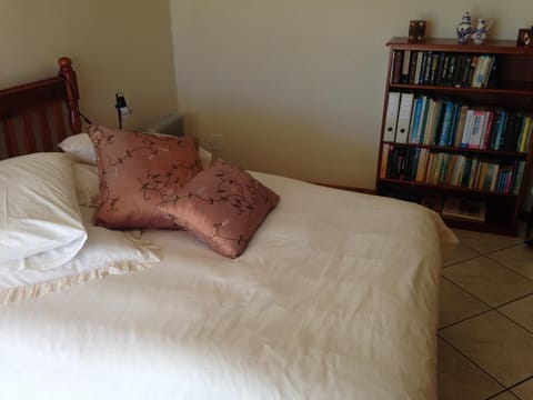 Serene Mountain Flat Apartment in Cape Town