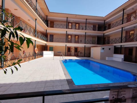 Swimming pool, Swimming pool