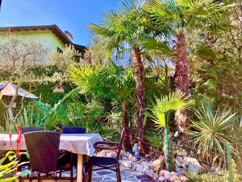 Patio, Restaurant/places to eat, Garden, View (from property/room), Garden view, Meals, Breakfast