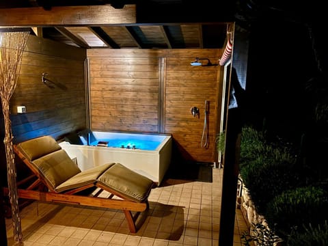 Patio, Hot Tub, Open Air Bath, Bath, sunbed
