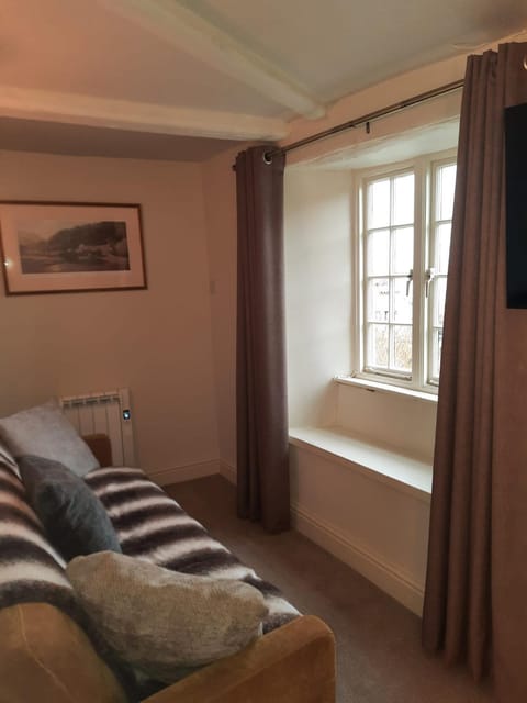 Rising Sun Hotel Inn in Lee Road