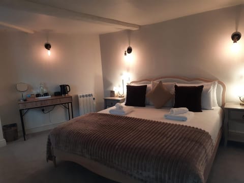 Rising Sun Hotel Inn in Lee Road