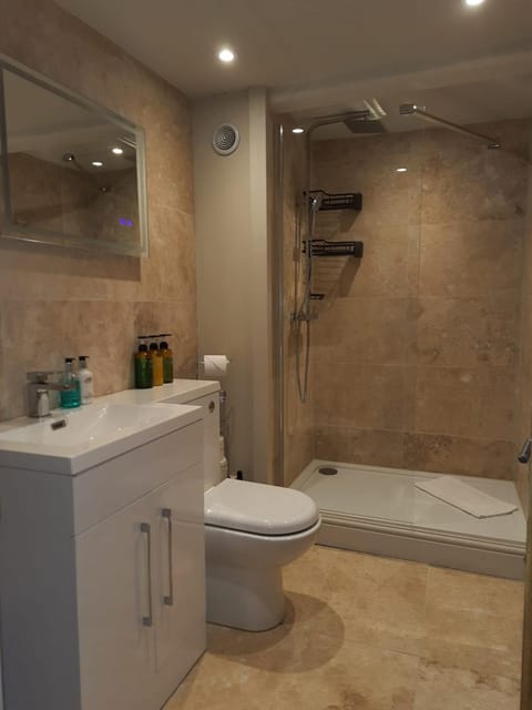 Rising Sun Hotel Inn in Lee Road