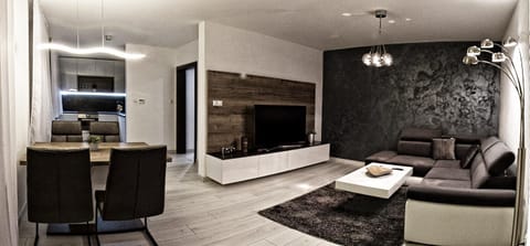 Living room, Photo of the whole room, Decorative detail