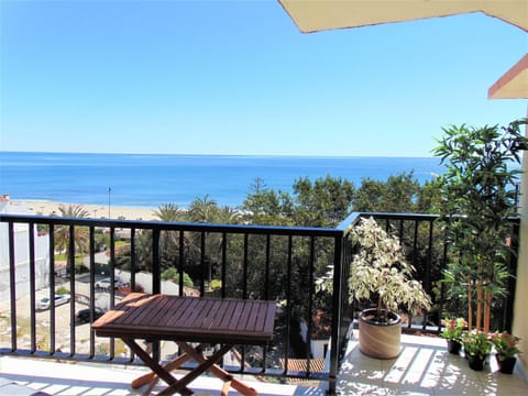 Balcony/Terrace, Pool view, Sea view