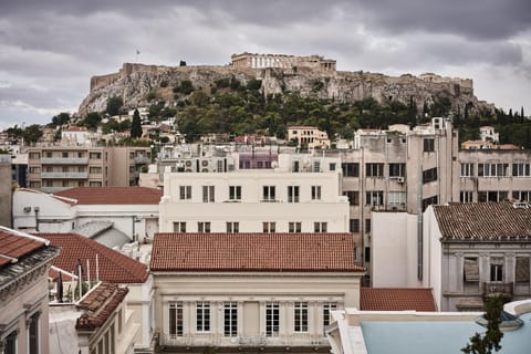 Nearby landmark, Neighbourhood, Autumn, On site, City view, Landmark view