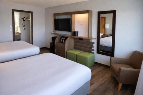 Bed, TV and multimedia, Bedroom