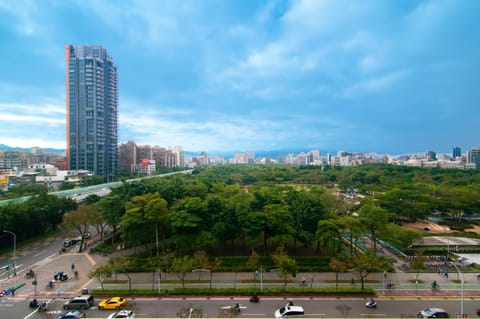 Neighbourhood, Garden view