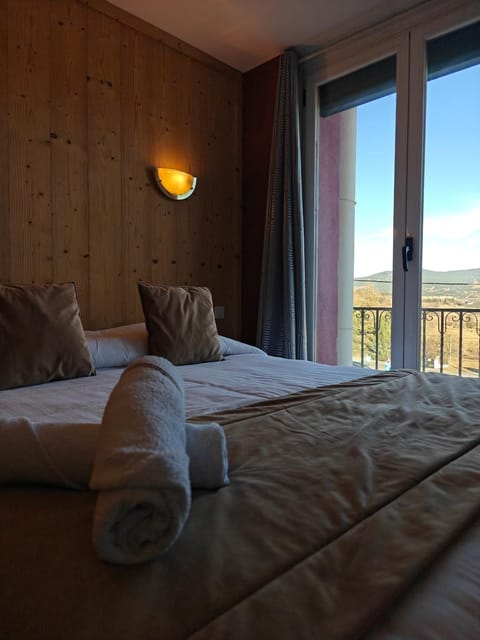 Bed, View (from property/room)