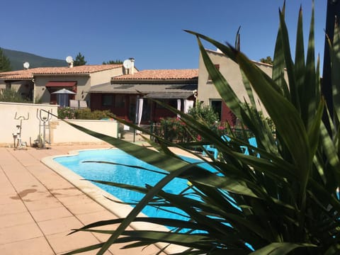 Property building, Day, Pool view, Swimming pool