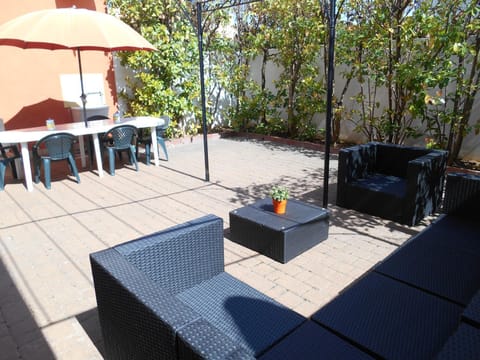 Patio, Day, Garden, Garden view